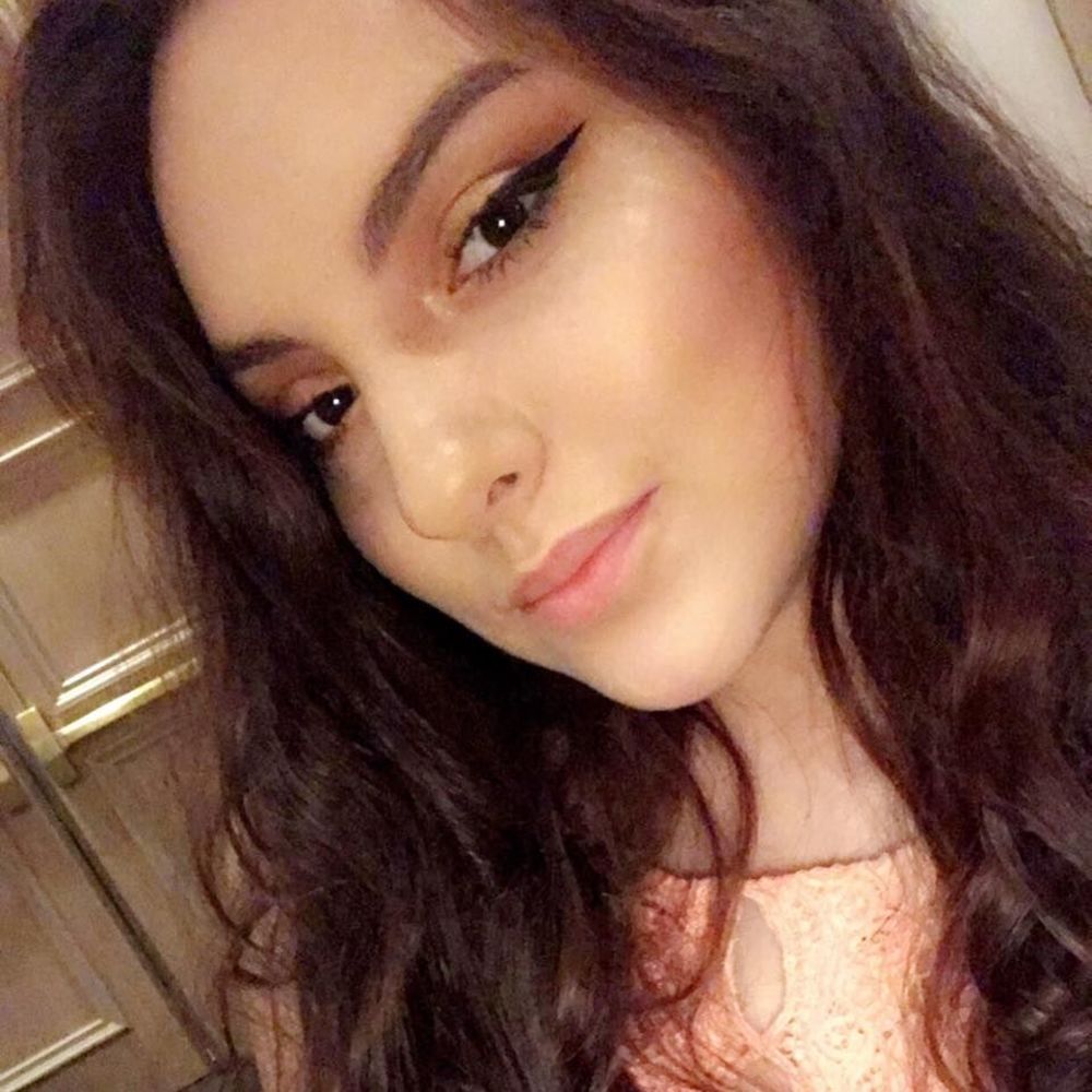 Meet your Posher, Emma